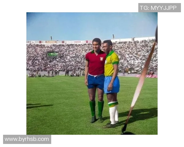 足球场上的英雄传说 相声妙趣横生赞球星风采